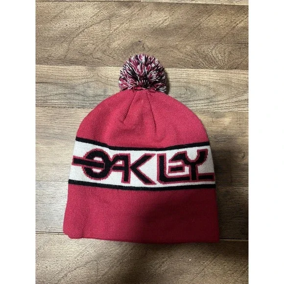 Oakley | Accessories | Oakley Retro Pom Cuff Adult Os Winter  display picture 3
